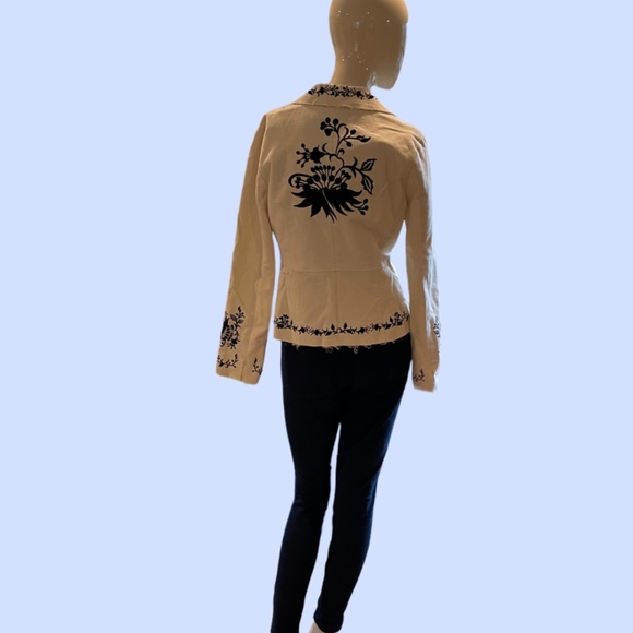 Artisan Embroidered Cotton Jacket | White & Black | Size 4 - Picture 4 of 6